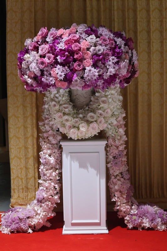 เสาดอกไม้สด — ผลงานของ Club Love Wedding