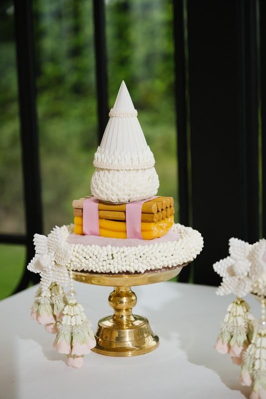 บายศรีดอกไม้สด — ผลงานของ Club Love Wedding