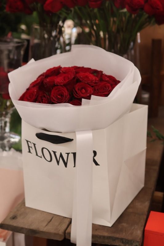 ช่อกุหลาบแดง — ผลงานของ Club Love Wedding