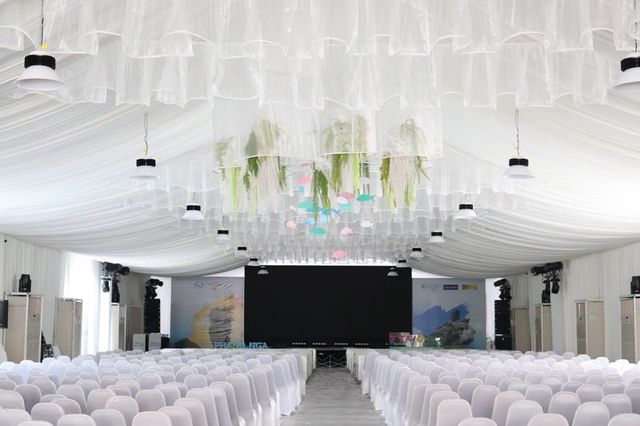 ห้องจัดเลี้ยงงานแต่งงาน — ผลงานของ Club Love Wedding