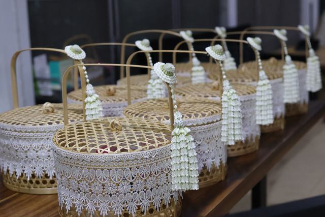 ชุดกระเช้าพิธี — ผลงานของ Club Love Wedding