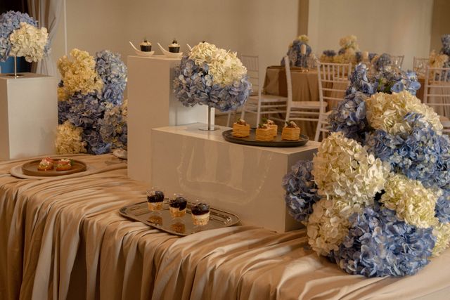 โต๊ะยาวงานเลี้ยง — ผลงานของ Club Love Wedding