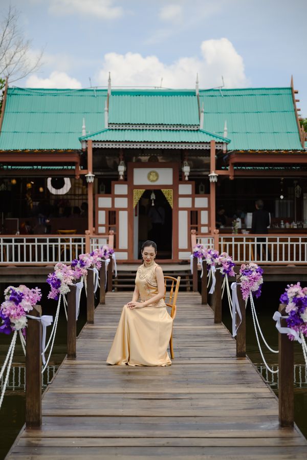ทางเดินพิธีริมน้ำ — ผลงานของ Club Love Wedding